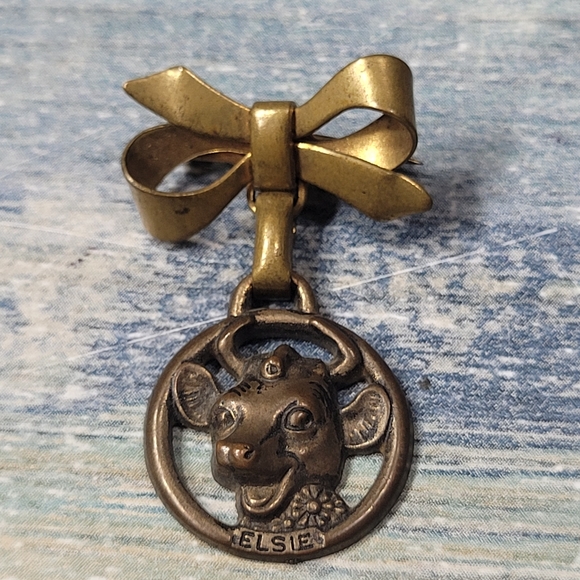 Vintage Elsie the Cow Gold Brooch - Picture 4 of 6